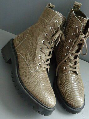 SIZE 10. Crown Vintage Leather Combat Boots.
